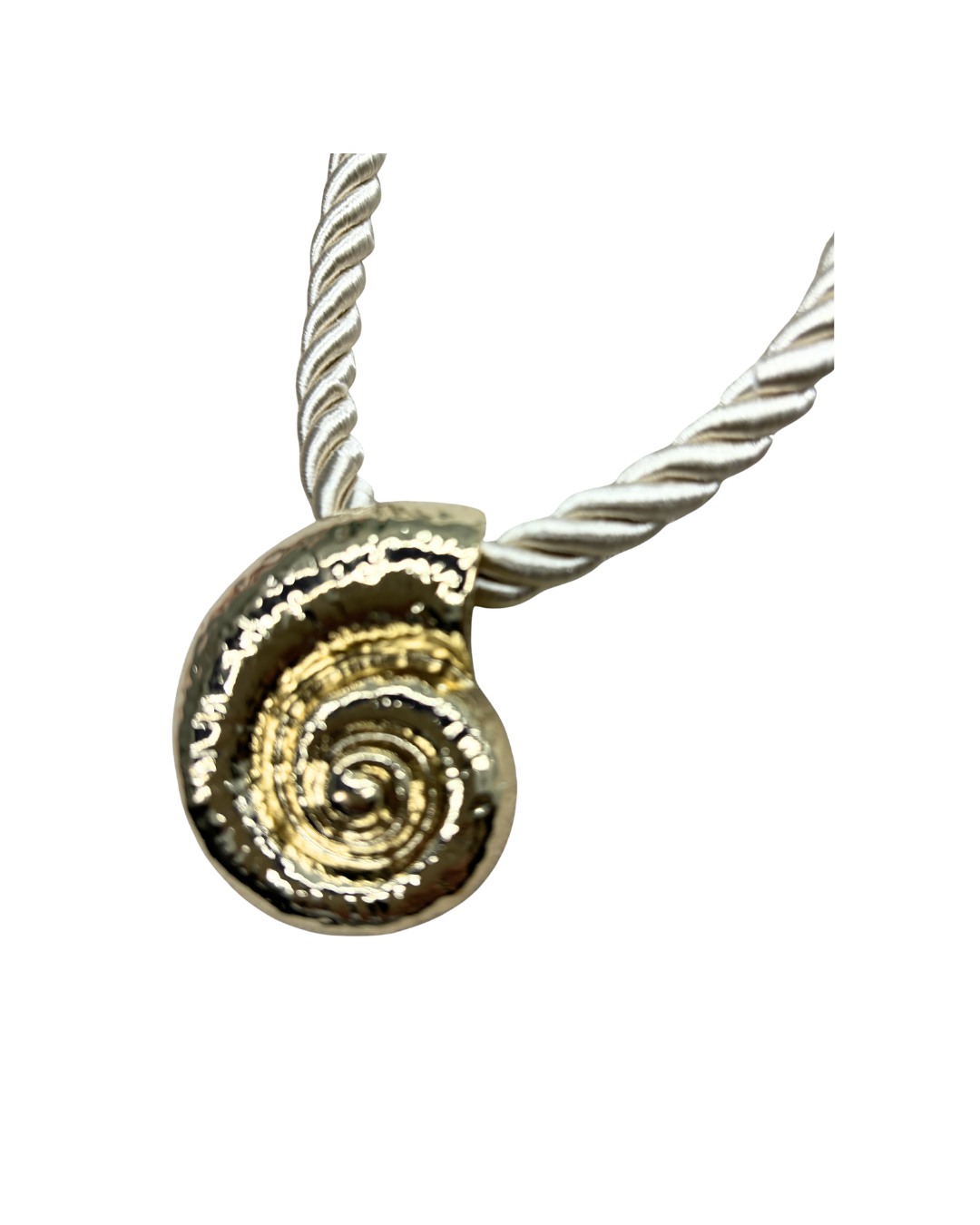 Rope Seashell Necklace in Ivory