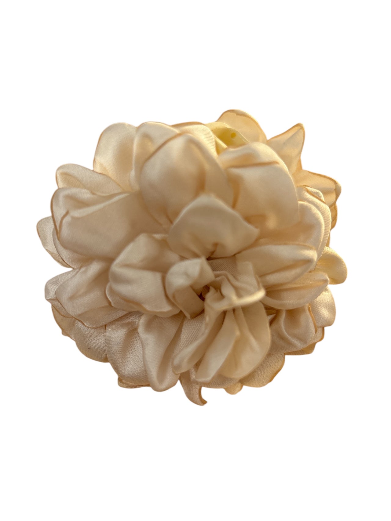 Camelia Claw Clip featuring a large satin flower, perfect for elegant hairstyles or as an accessory for the Abanica Tote.