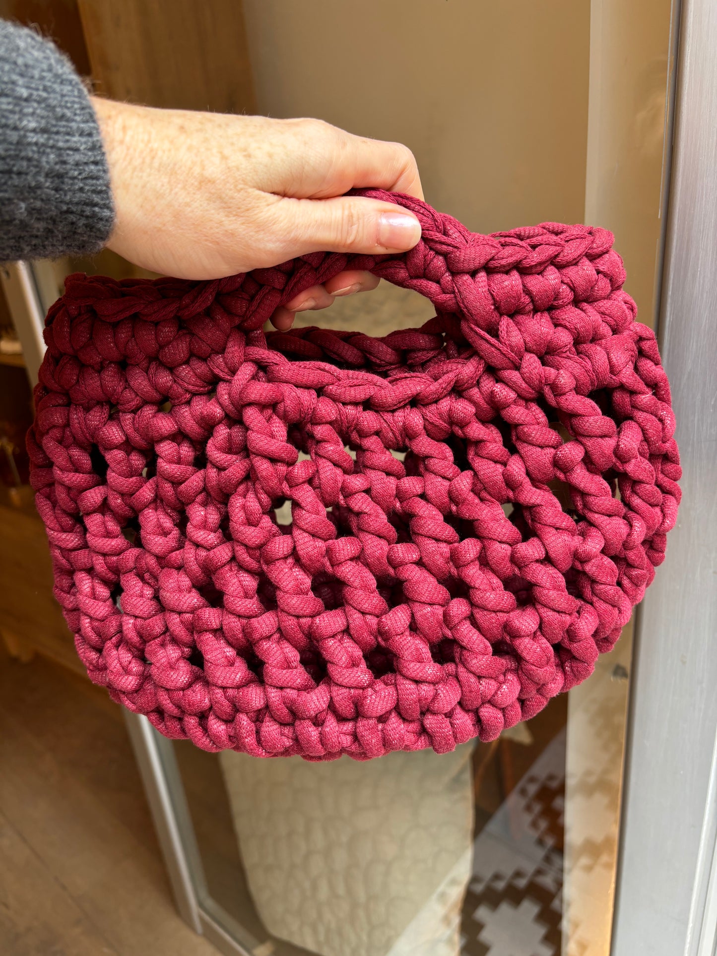 Bolso Nadia de The Mama Made en color burdeos