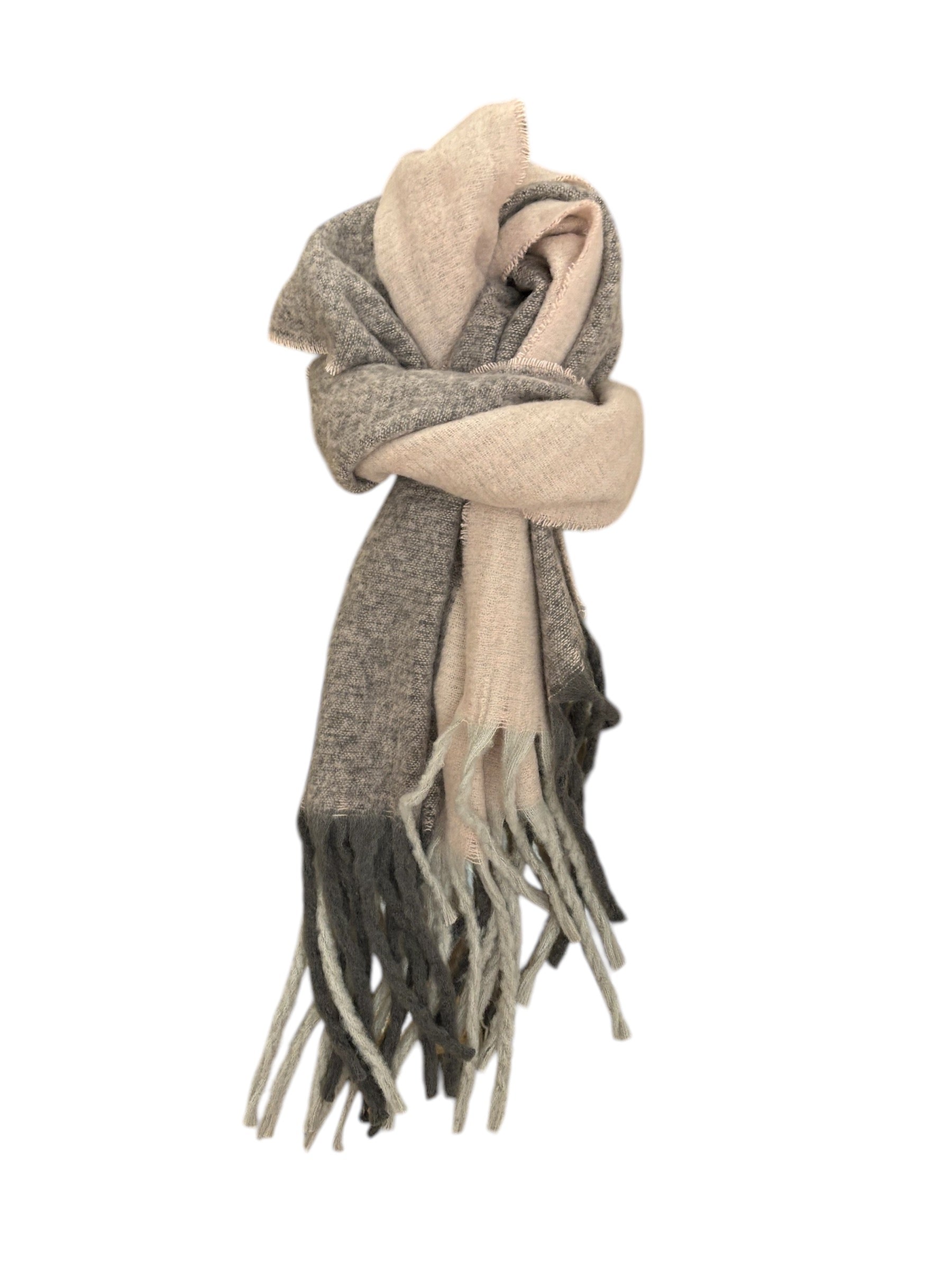 cozy chunky scarf with fringe in rose/grey color palette