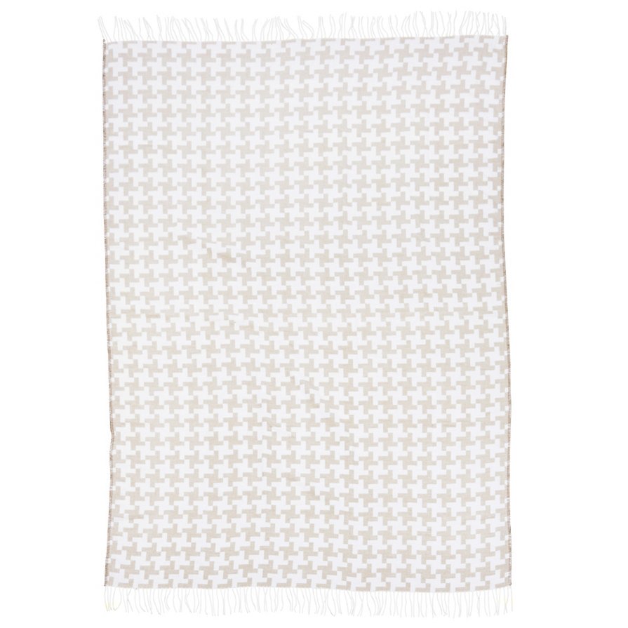 Houndstooth throw with fringed edges